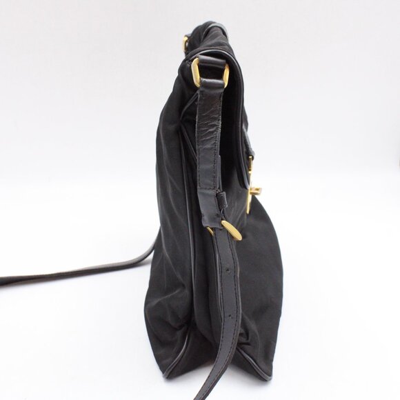 Pre-Owned Prada Nylon Tessuto Shoulder Messenger Bag in Black with Gold Hardware - Picture 2 of 15
